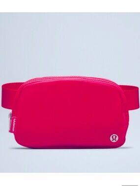 NWT Lululemon Everywhere Belt Bag 1L in Lipgloss